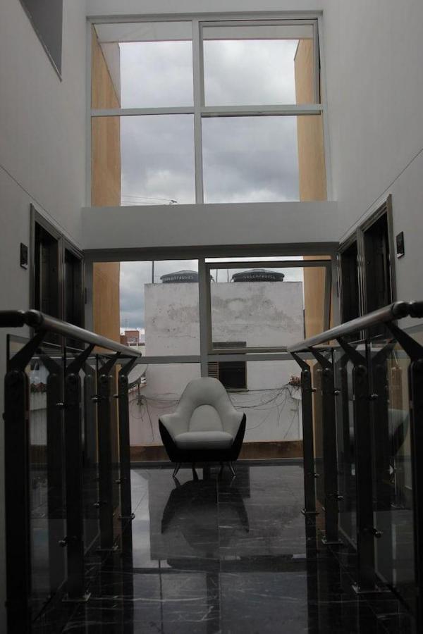 Apartasuite Edificio Monir Bogotá Exteriör bild